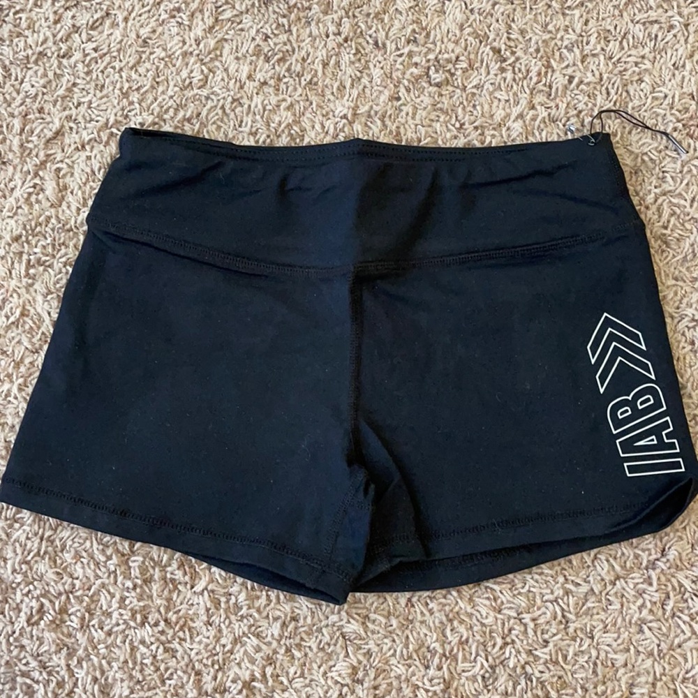 IAB booty short jet black